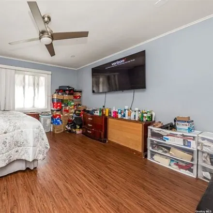 Image 7 - 115-21 208th Street, New York, NY 11411, USA - House for sale
