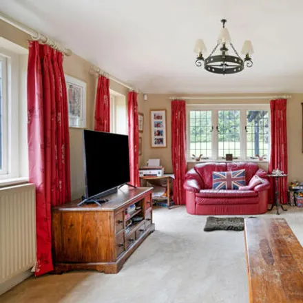 Image 6 - Blyth House, Shepherd's Lane, Chorleywood, WD3 5HB, United Kingdom - House for sale