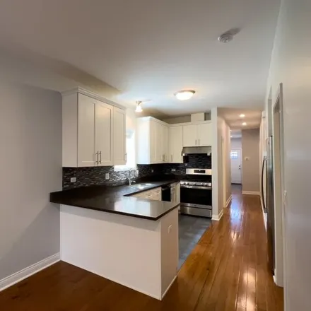 Image 4 - 3138 South Shields Avenue, Chicago, IL 60616, USA - Apartment for rent