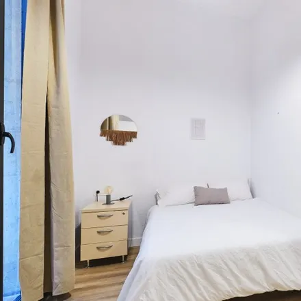 Rent this 4 bed room on Carrer Ample in 28, 08002 Barcelona