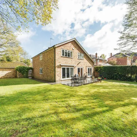 Buy this 4 bed house on The Uplands in Gerrards Cross, SL9 7JG