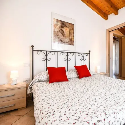 Rent this 1 bed apartment on 25010 San Felice del Benaco BS