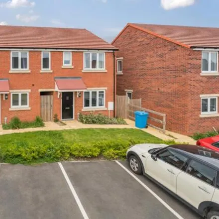 Buy this 3 bed townhouse on Clinton Gardens in Tuxford, NG22 0FR