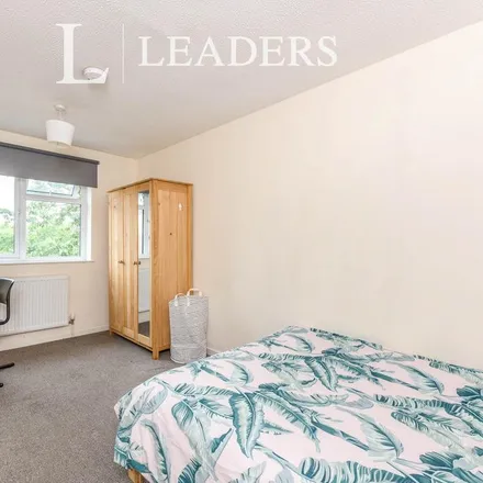 Rent this 5 bed room on Elizabeth Walk in Northampton, NN1 5HS