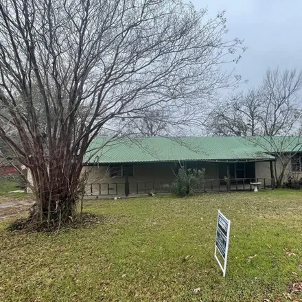 Buy this 5 bed house on 363 North Harmon Street in Fairfield, TX 75840