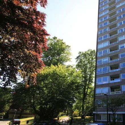 Rent this 3 bed room on Warwick Crest in Park Central, B15 2LH