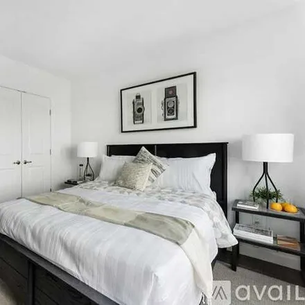 Image 3 - 966 Broadway, Unit 0809-2 - Condo for rent