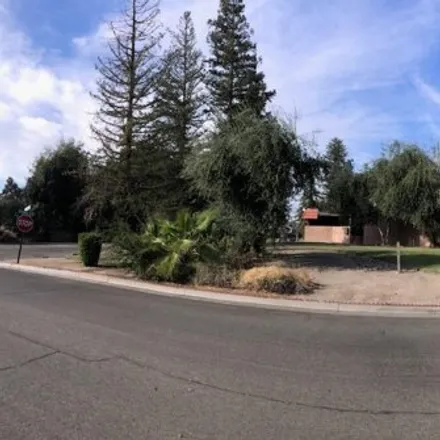 Buy this 3 bed house on 6006 East Heaton Avenue in Fresno County, CA 93727