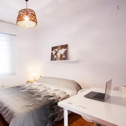 Rent this 4 bed room on Carrer del Arquitecte Pesset in 46113 Moncada, Spain