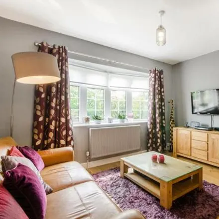 Image 3 - Friday Hill West, London, E4 6EW, United Kingdom - House for sale