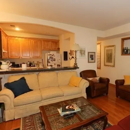 Image 9 - 844 West Buckingham Place, Chicago, IL 60657, USA - House for rent