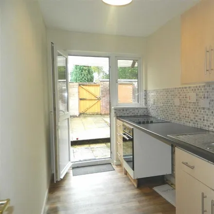 Image 2 - 94 Cornmill Crescent, Exeter, EX2 8TP, United Kingdom - Apartment for rent