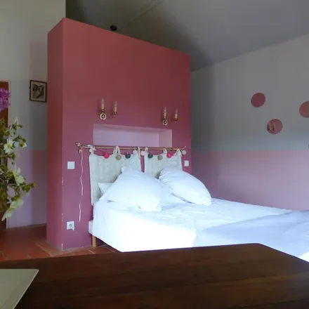 Rent this 3 bed townhouse on Saint-Cyprien in Voie de la Vallée, 24220 Saint-Cyprien