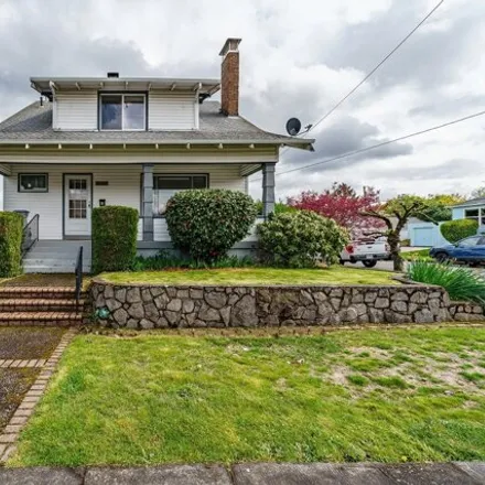 Buy this 5 bed house on 6906 North Vancouver Avenue in Portland, OR 97217
