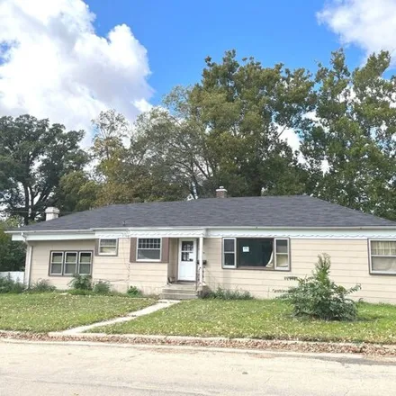 Buy this 4 bed house on 501 North Cherry Street in Morrison, IL 61270