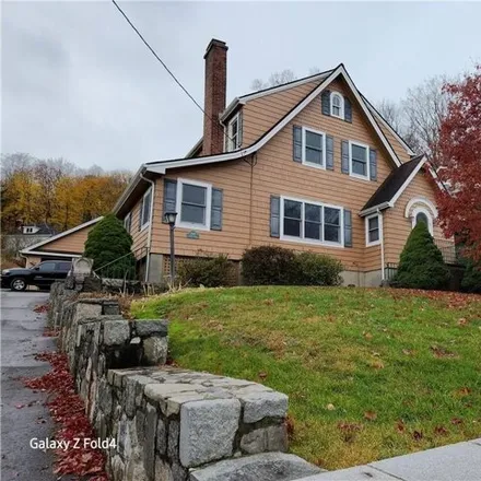 Rent this 3 bed house on 2597 Carmel Avenue in Village of Brewster, Southeast