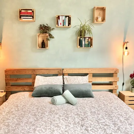 Rent this 1 bed room on Rua Engenheiro José Caetano Salema Garção in 2710-482 Sintra, Portugal