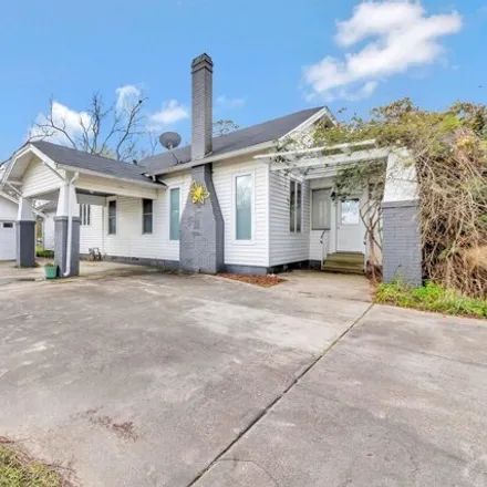 Buy this 5 bed house on 617 South Elms Street in Welsh, LA 70591