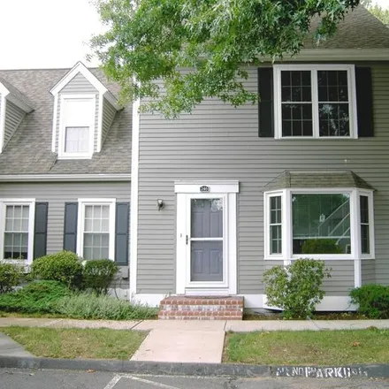 Rent this 2 bed townhouse on 246 Georgetown Dr Unit 246 in Glastonbury, Connecticut