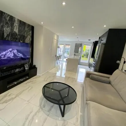 Image 7 - Falshaw Way, Manchester, M18 7TP, United Kingdom - Townhouse for sale