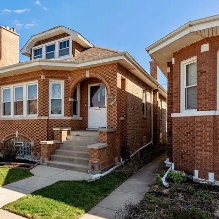 Image 2 - 6019 West Eddy Street, Chicago, IL 60634, USA - House for sale