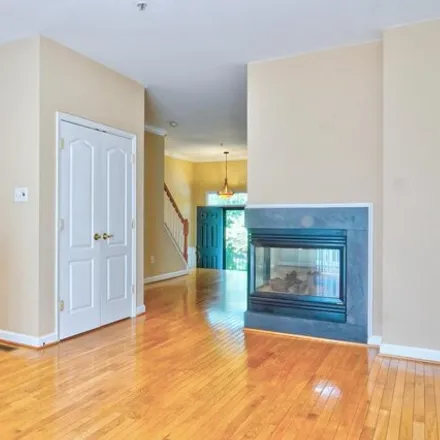 Image 5 - 302 Garden View Sq, Rockville, Maryland, 20850 - Townhouse for sale