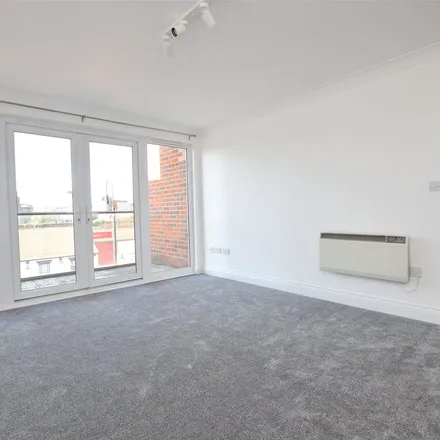 Rent this 2 bed apartment on Princes Road in London, RM1 2SP