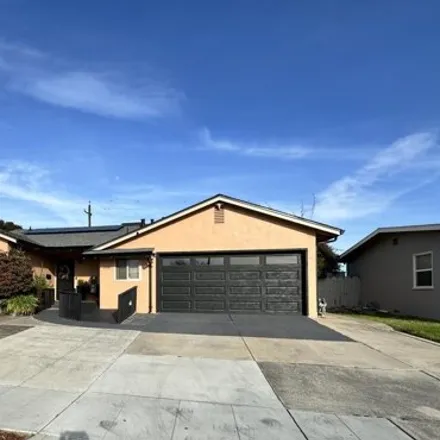 Image 1 - 1058 Tyler Street, Salinas, CA 93906, USA - House for sale