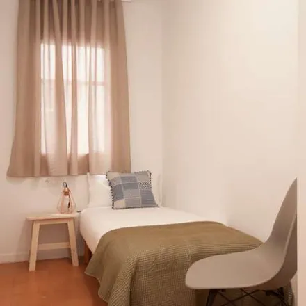 Image 8 - Carrer de l'Aprestadora, 64, 08902 l'Hospitalet de Llobregat, Spain - Apartment for rent