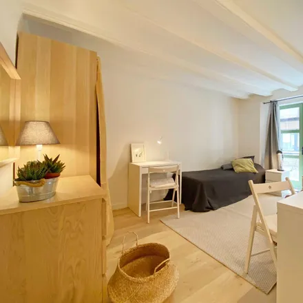 Rent this 4 bed apartment on Carrer d'en Rauric in 5, 08002 Barcelona