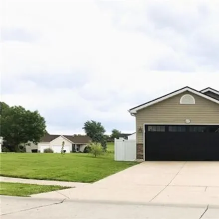 Rent this 3 bed house on 117 Peine Hollow in Wentzville, MO 63385
