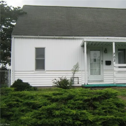 Buy this 3 bed house on 703 Merrick Avenue in Putnam, Zanesville