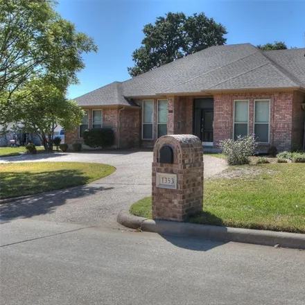Image 3 - 1353 Xavier Drive, Mansfield, TX 76063, USA - House for sale