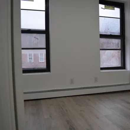 Image 4 - 236 Grove Street, Jersey City, NJ 07302, USA - House for rent