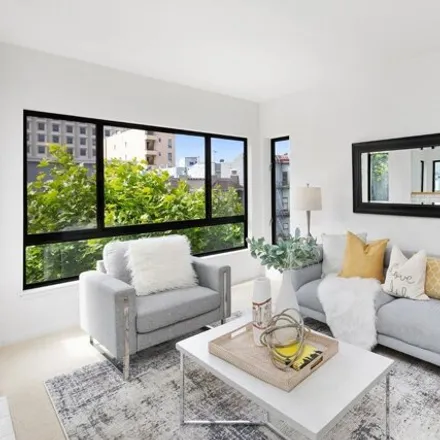 Buy this 1 bed condo on 1350 California Street in San Francisco, CA 94164