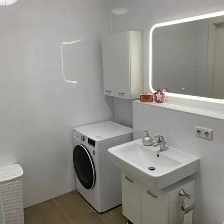 Rent this 1 bed apartment on Sophie-Schoop-Weg 86 in 21035 Hamburg, Germany