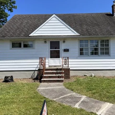 Rent this 3 bed house on 52 Cypress Street in Carteret, NJ 07008
