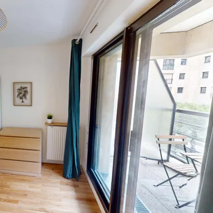Image 1 - 13 Place Georges Pompidou, 92300 Levallois-Perret, France - Room for rent