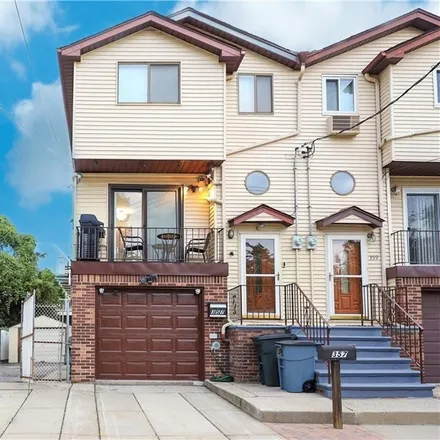 Buy this 4 bed house on 375 Quintard Street in New York, NY 10305