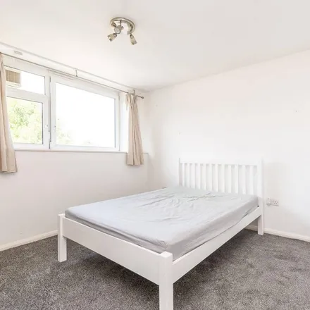 Rent this 3 bed apartment on 71 Maskell Road in London, SW17 0NL