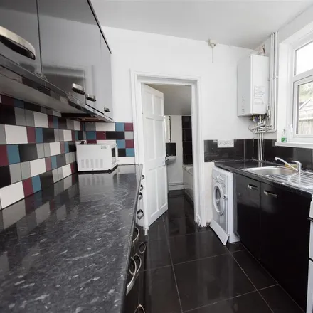 Rent this 6 bed house on 136 Gristhorpe Road in Stirchley, B29 7SL