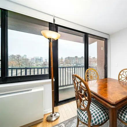 Image 4 - 700 Grove Street 5j In Jersey City - Apartment for sale