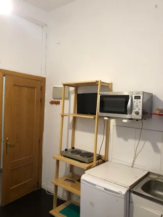 Rent this studio apartment on Madrid in Fígaro Café, Calle de la Amnistía