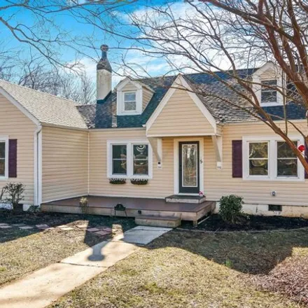 Buy this 4 bed house on 33 Chestnut Street in Hillcrest, Lexington