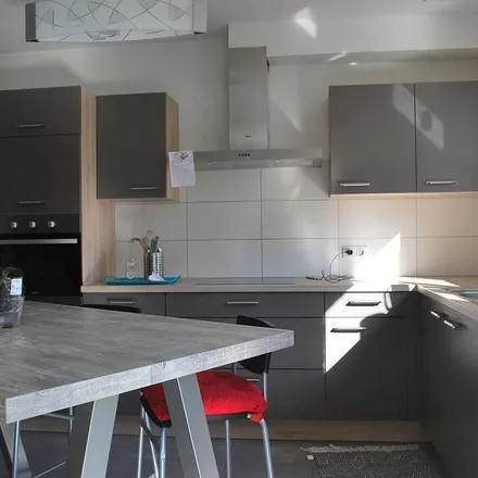 Rent this 3 bed apartment on Rue de l'Anglais in 7012 Mons, Belgium