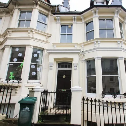 Rent this 6 bed house on Roundhill Crescent in Brighton, BN2 3GP