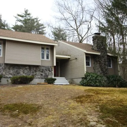 Rent this 3 bed house on 9 Emerald Drive in Derry, NH 03038