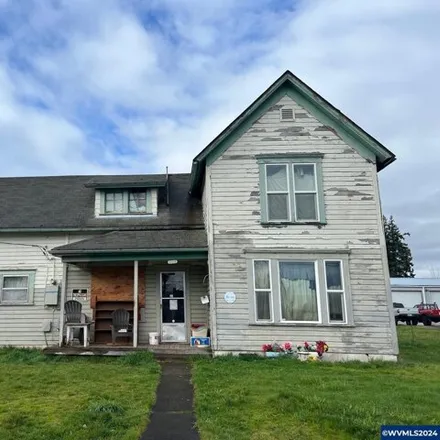 Buy this 4 bed house on 309 West Water Street in Stayton, OR 97383