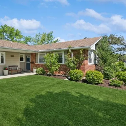 Buy this 4 bed house on 1780 Kent Road in Hoffman Estates, Schaumburg Township