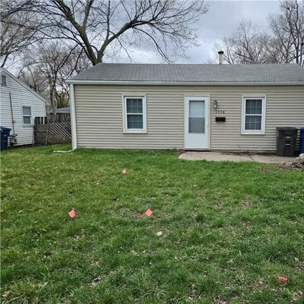 Buy this 2 bed house on 1440 East 30th Street in Des Moines, IA 50317